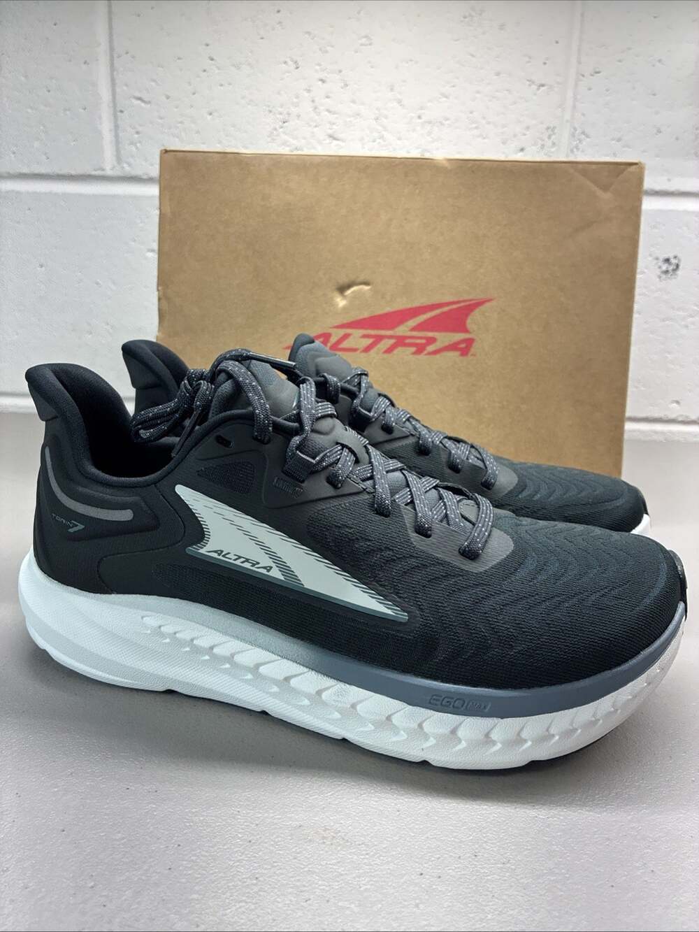 Altra Torin 7 Running Shoes Womens Size 8.5 Black White Foot Shape - AL0A82CZ000